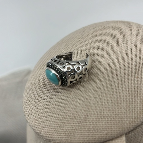 Vintage Sterling Silver Marcasite and Sleeping Beauty Turquoise Ring - Picture 9 of 12